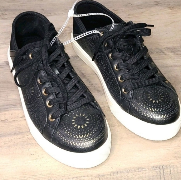 NEW Aldo Sneakers - Picture 1 of 8